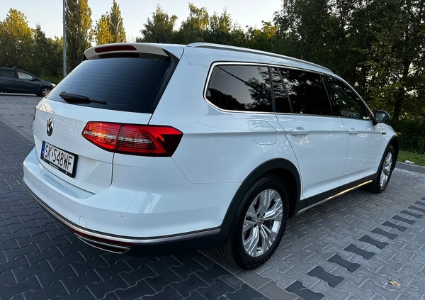Volkswagen Passat cena 97500 przebieg: 150000, rok produkcji 2016 z Katowice małe 466